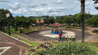 PraÃ§a Municipal de Virmond estÃ¡ sendo revitalizada para acolhida dos peregrinos do Ano Jubilar